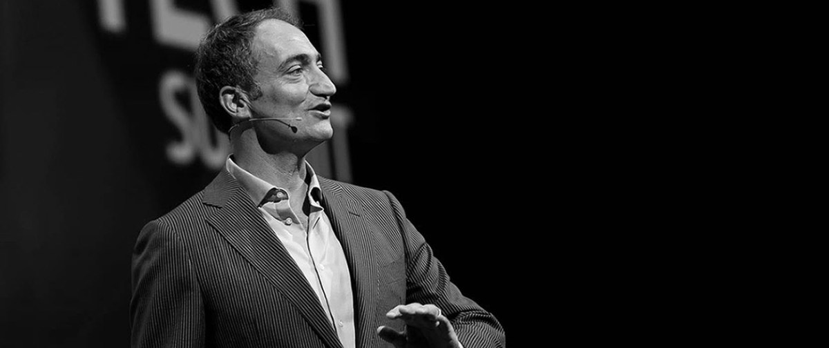Liberty Global Awards sept 2015 n5 bw sm a man wearing a suit and tie