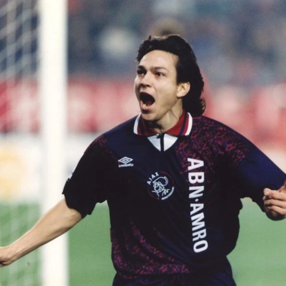 Jari Litmanen with a football ball