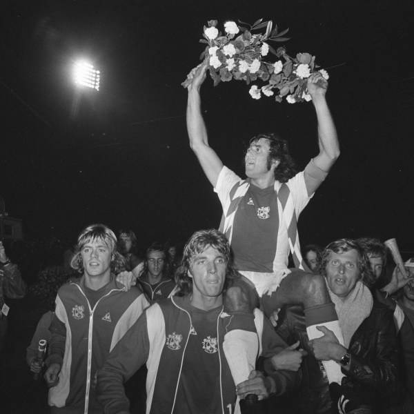 Johnny Rep, Ruud Krol, Piet Keizer posing for a photo